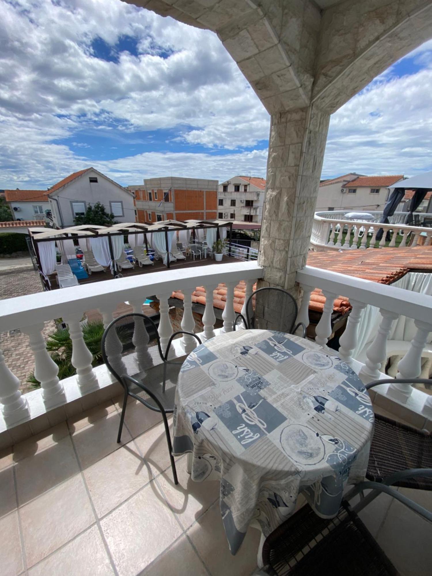Apartments Villa Dalmatina 沃迪切 外观 照片